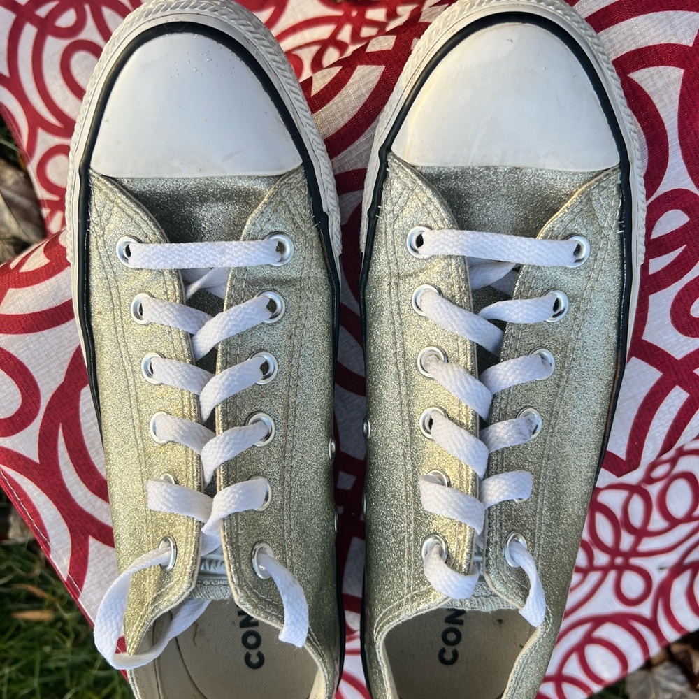 Woman’s Converse All Star Sneakers size 9